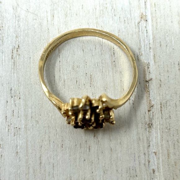 10K white topaz and ruby ring, ~ size 8 - Picture 9 of 12